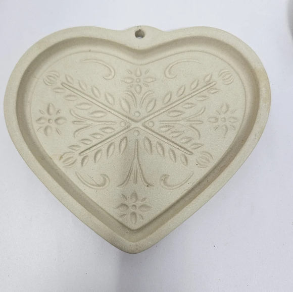 The Pampered Chef Family Heritage Stoneware Cookie Molds Qty 4 Has some recipes - Picture 4 of 10